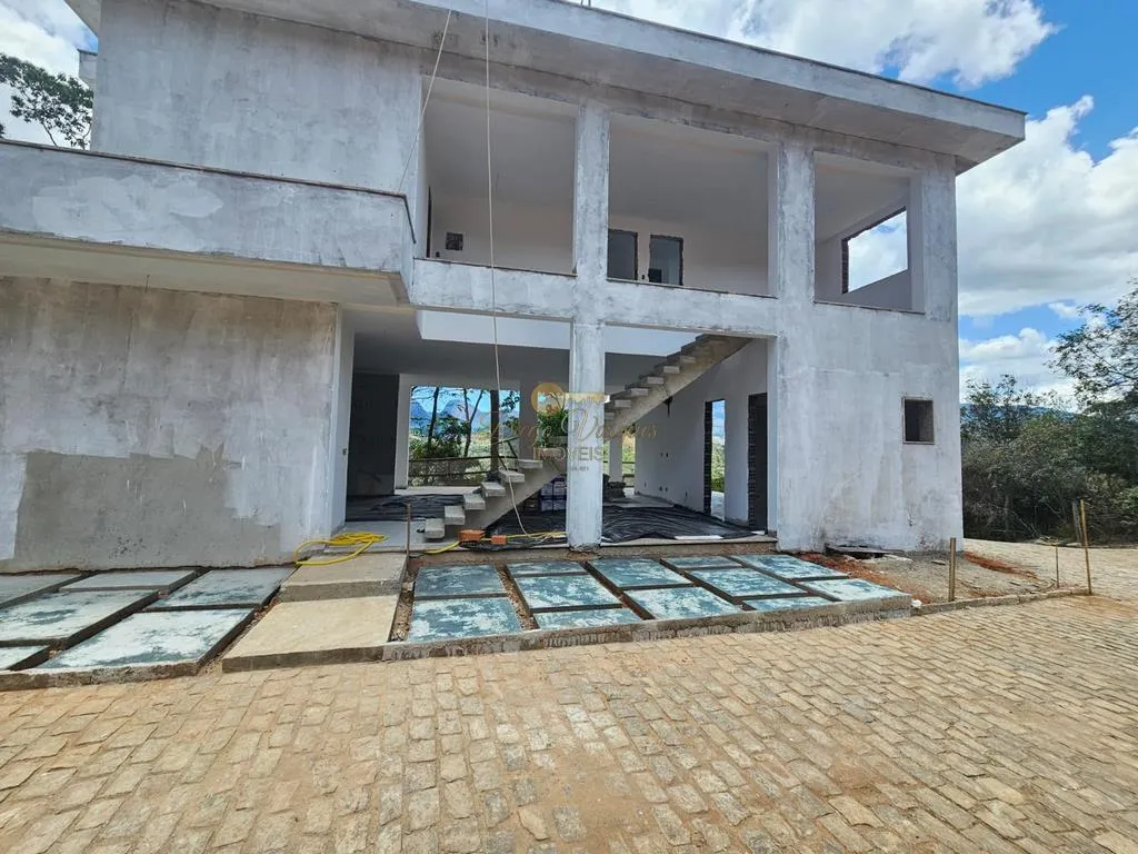 Imagem Casa em Condomínio para Venda em Petrópolis / RJ no bairro Itaipava
