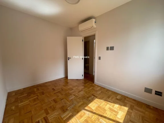 Imagem Excelente oportunidade: Apartamento de luxo com 3 suítes na Vila Nova Conceição, São Paulo-SP - 94m², 4 banheiros e vaga de garagem!