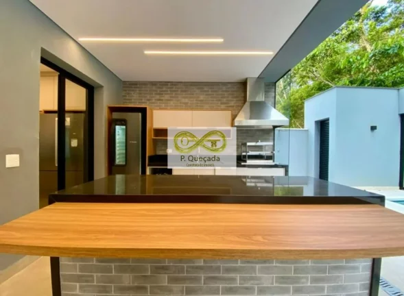 Imagem Venha conhecer essa incrível casa com 5 quartos sendo 5 suítes, totalizando 330,00 m2 de área!