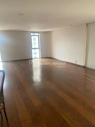 Imagem Apartamento espaçoso com 198m² em andar alto, muito bem iluminado pelo sol da manhã. Possui livin...