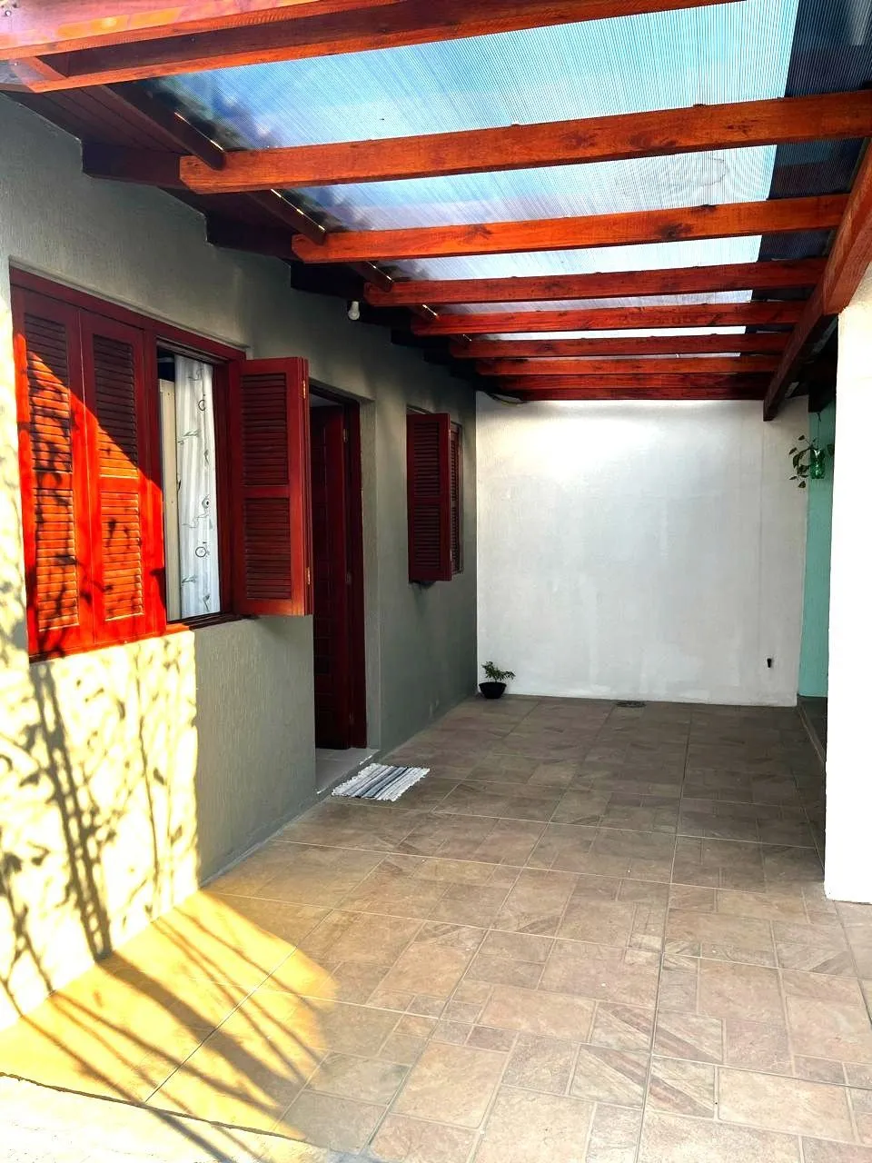 Imagem Casa térrea de 3 dormitórios e amplo pátio