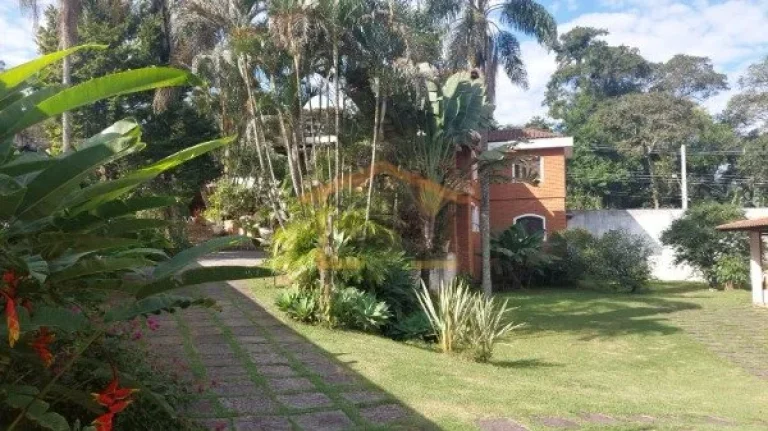 Imagem Maravilhosa casa em condomínio, 4 dormitórios, sendo 1 suíte, 4 salas sendo 2 com lareira, cozinh...