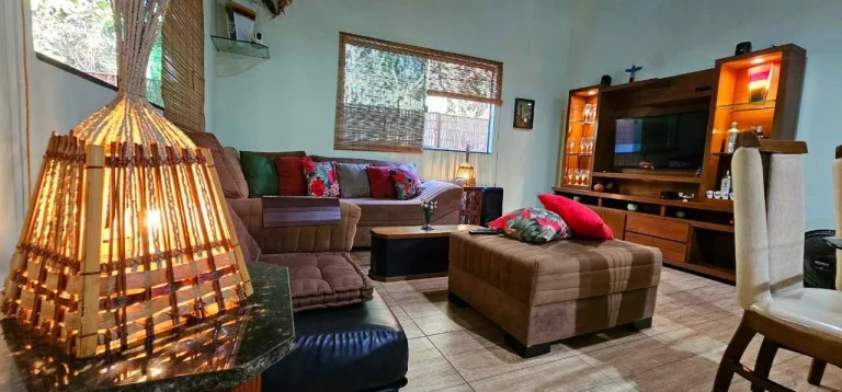 Imagem EXCELENTE CASA PORTEIRA FECHADA