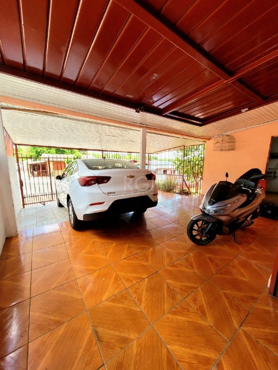 Imagem Casa com 3 quartos, 1 suíte, vaga, varanda, no bairro Hilda, Cruz Alta/RS