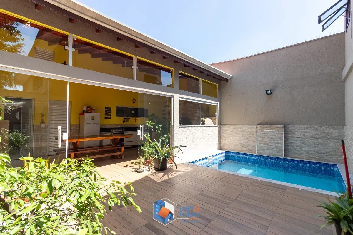 Imagem Sobrado para venda em Vila Clementino com 3 quartos, sendo 3 suítes, 241m²