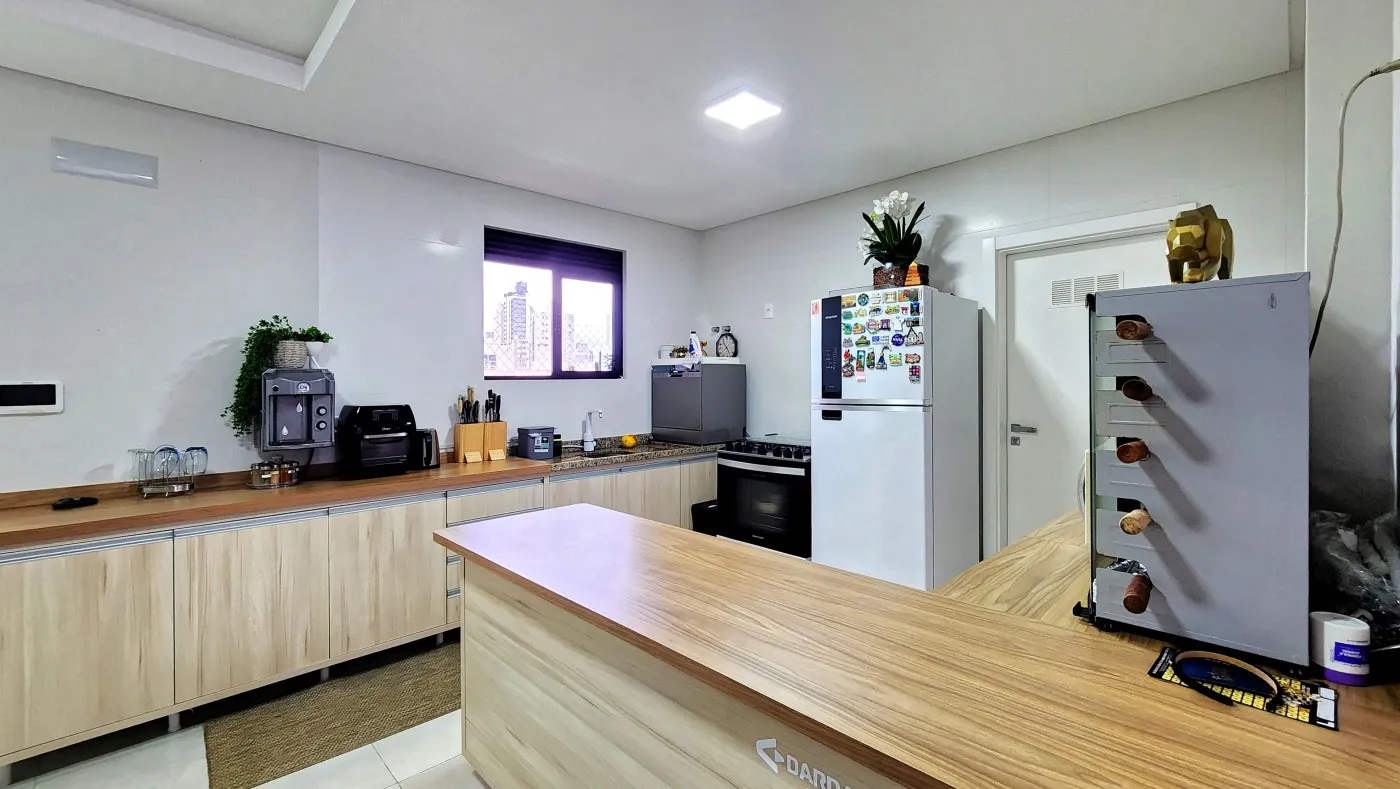 Imagem Apartamento Zona Central para Venda em Balneário Camboriú, CENTRO, 4 dormitórios, 2 suítes, 4 banheiros, 3 vagas