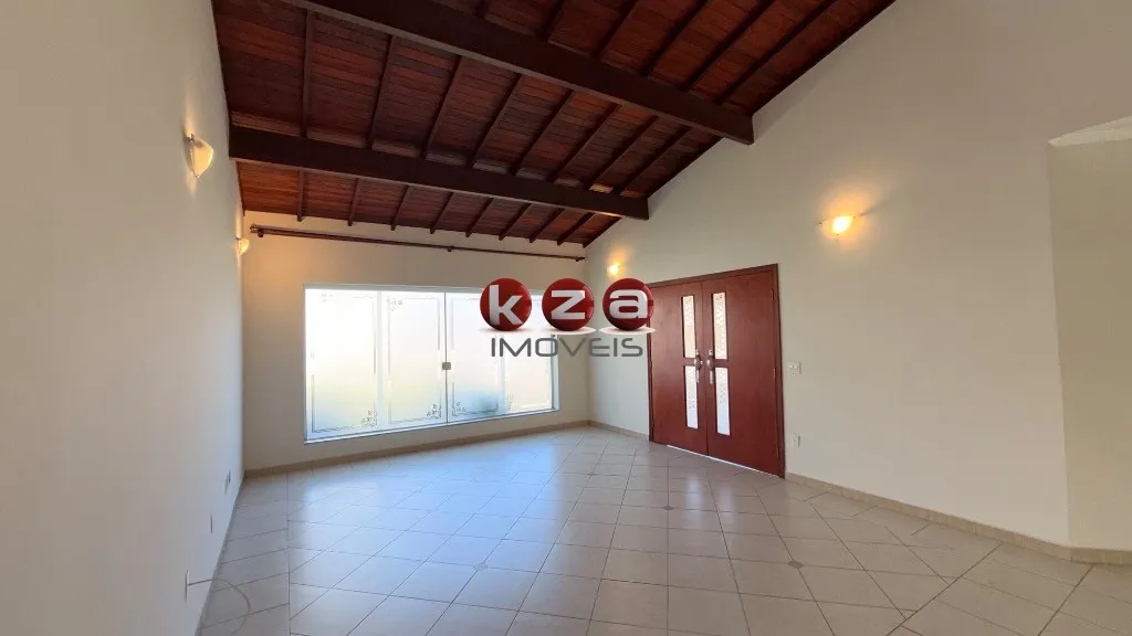 Imagem Casa térrea em Condomínio Residencial Maria Regina, Valinhos-SP: 3 quartos, 1 suite, 2 salas, 3 banheiros, 2 vagas, 222m².