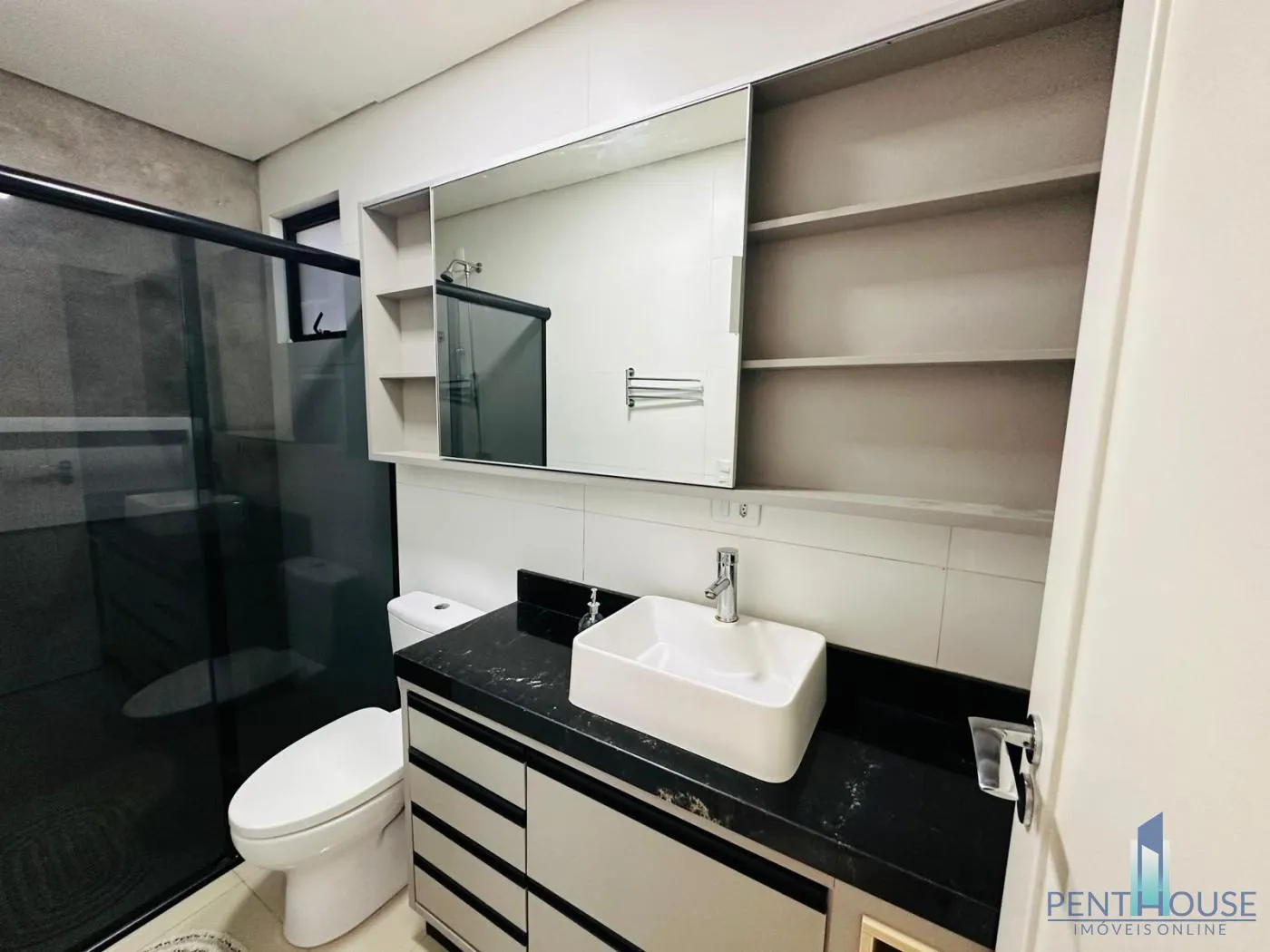 Imagem Apartamento com Terraço para Venda em Balneário Camboriú, Praia dos Amores, 2 dormitórios, 2 suítes, 3 banheiros, 2 vagas