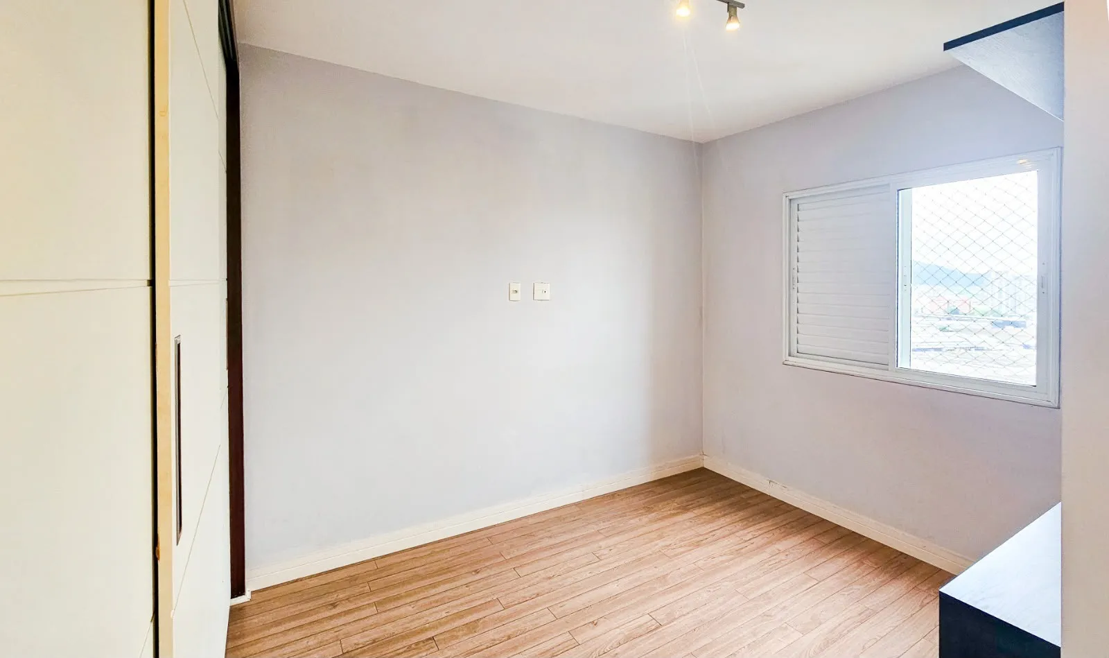 Imagem Apartamento com 2 Quartos para venda ou aluguel, 69m² - Alphaville- Barueri-SP