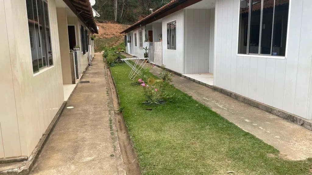 Imagem Casa em Condomínio para Venda em Teresópolis / RJ no bairro Granja Florestal