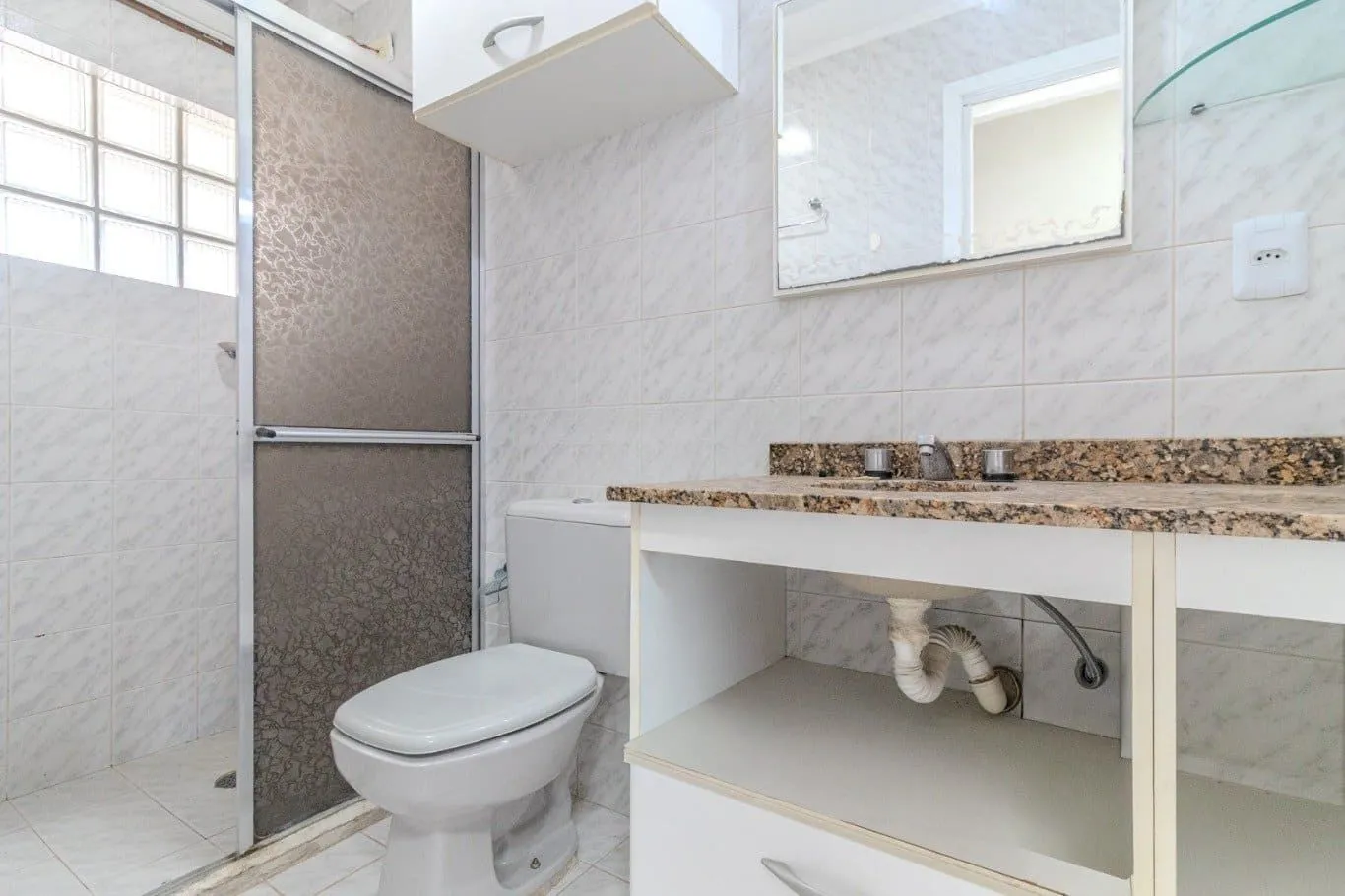 Imagem Apartamento de 2 dormitórios à venda em Vila Ipiranga, Porto Alegre.