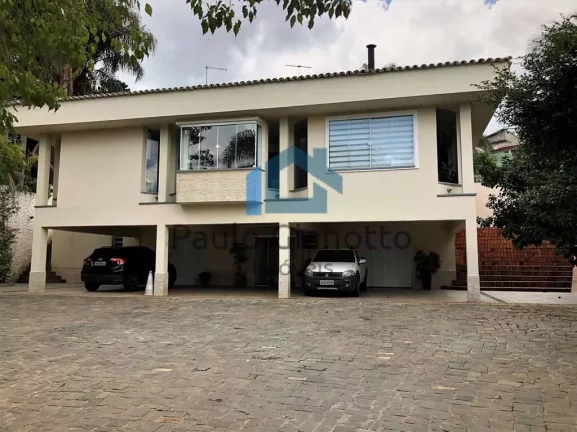 Imagem Casa à venda com ótima localização na Granja Viana