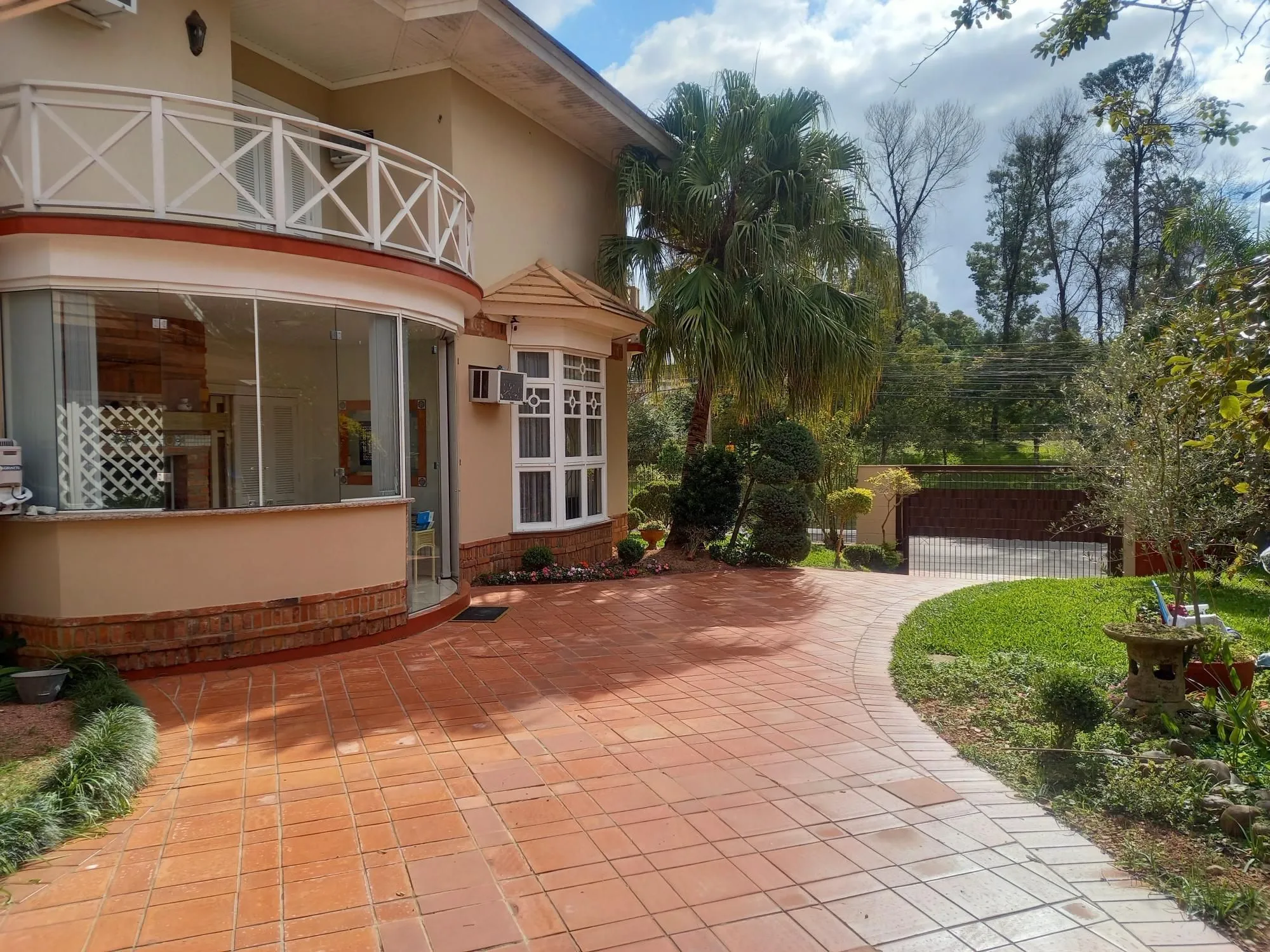 Imagem Excelente sobrado 242m²/3dormitórios/Moinhos de Vento/Canoas