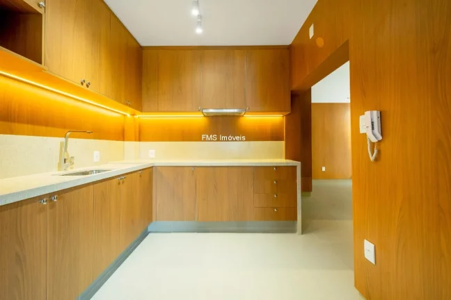 Imagem Apartamento à venda no bairro Itaim Bibi com 2 suítes, 1 vaga, 80m².