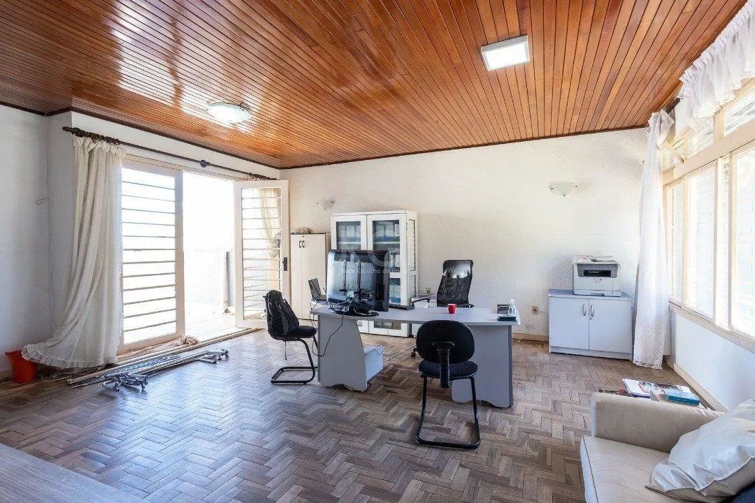 Imagem Casa para Venda - 400m², 5 dormitórios, sendo 2 suites, 4 vagas - Vila Assunção