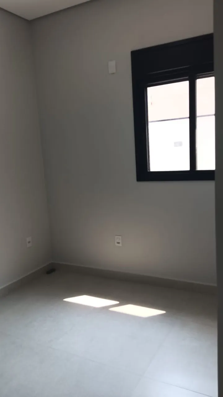 Imagem Excelente oportunidade: Casa em Condomínio à venda em Sorocaba-SP, bairro Wanel Ville, 3 quartos, 2 suítes, 2 salas, 4 banheiros, 145,58 m².