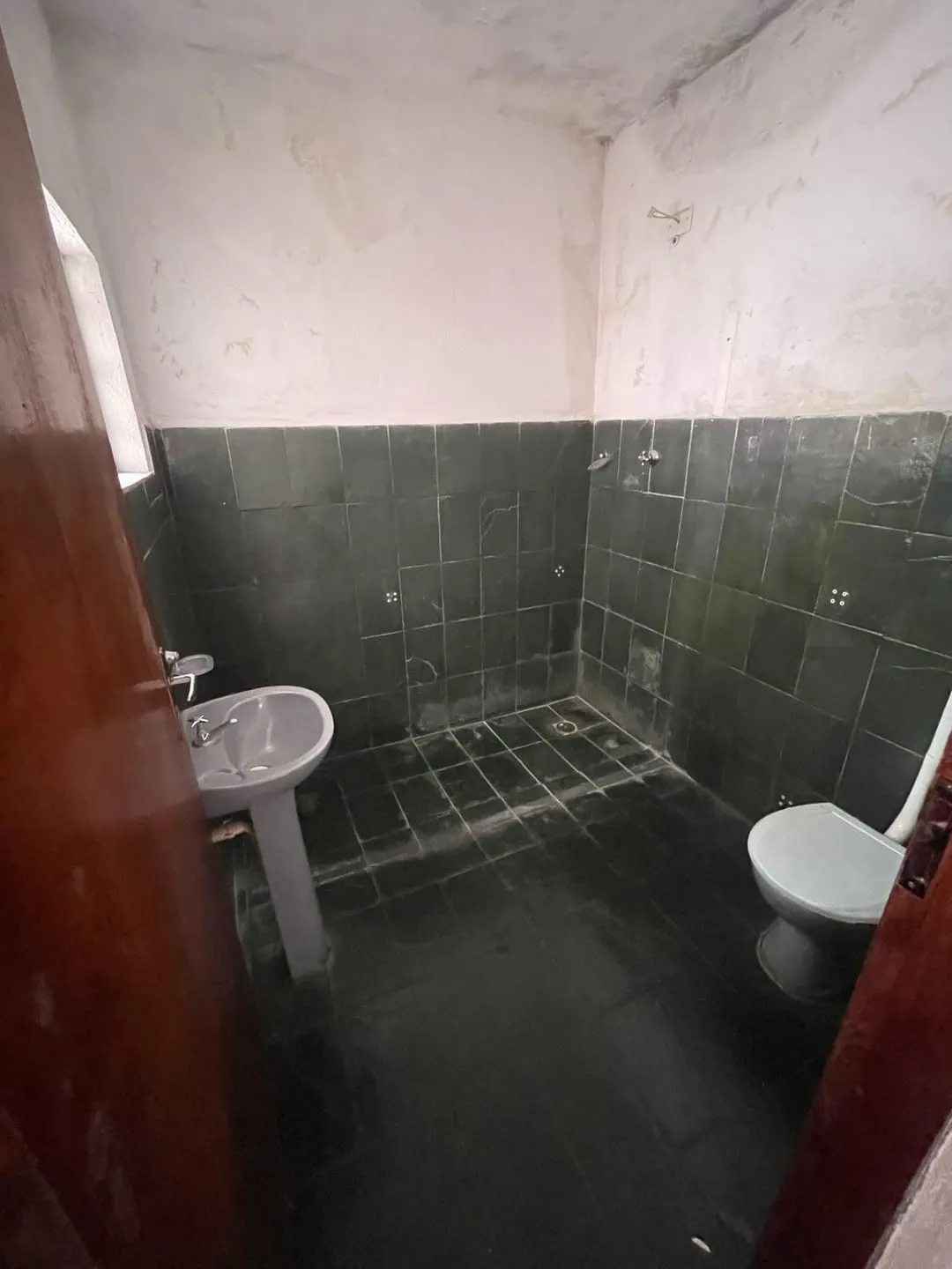 Imagem Casa à venda 2 Quartos, 1 Vaga, 300M², Água Preta, Pindamonhangaba - SP