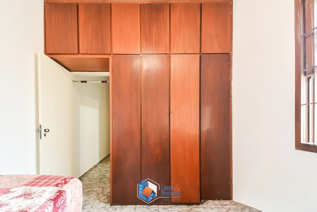 Imagem Sobrado para venda em Campo Belo com 3 quartos, sendo 1 suíte, 185m²