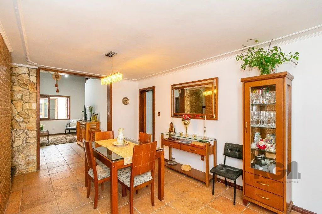 Imagem Casa no Jardim Itu com 6 dormitórios e 2 vagas e piscina