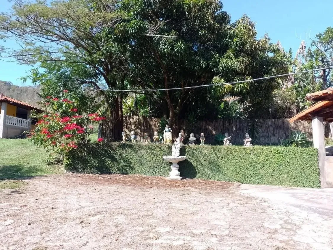 Imagem Oportunidade Imperdível em Moeda/MG! com 3.700m² de area