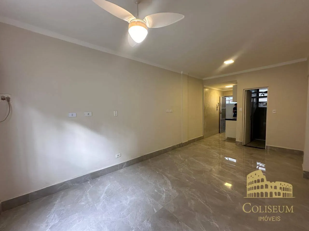 Foto do imóvel Kitnet com 1 dormitório à venda, 33 m² por R$ 220.000,00 - Canto do Forte - Praia Grande/SP