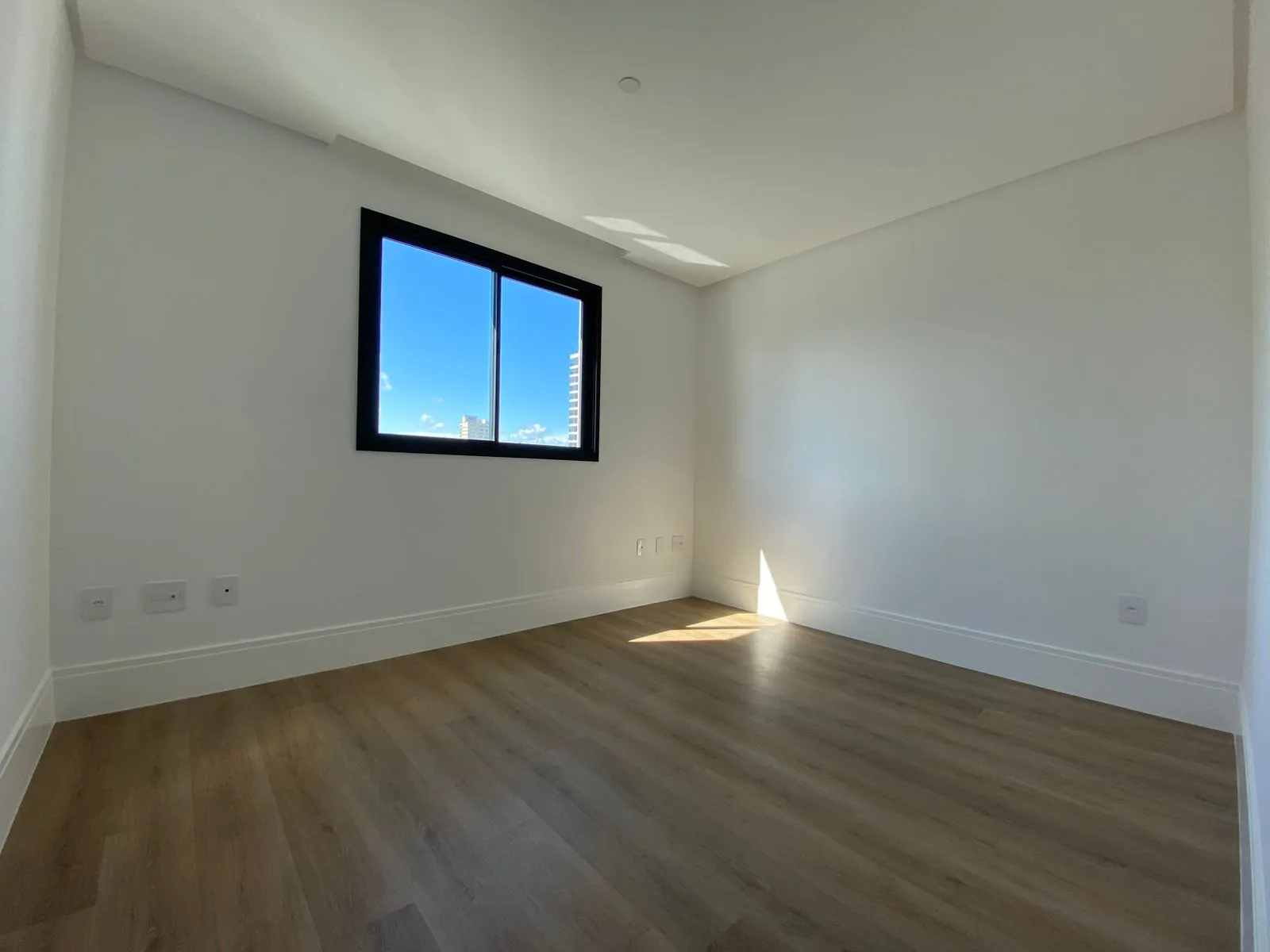 Imagem Apartamento com vista para o mar à venda com 185m2 por R$ 3.690.000,00