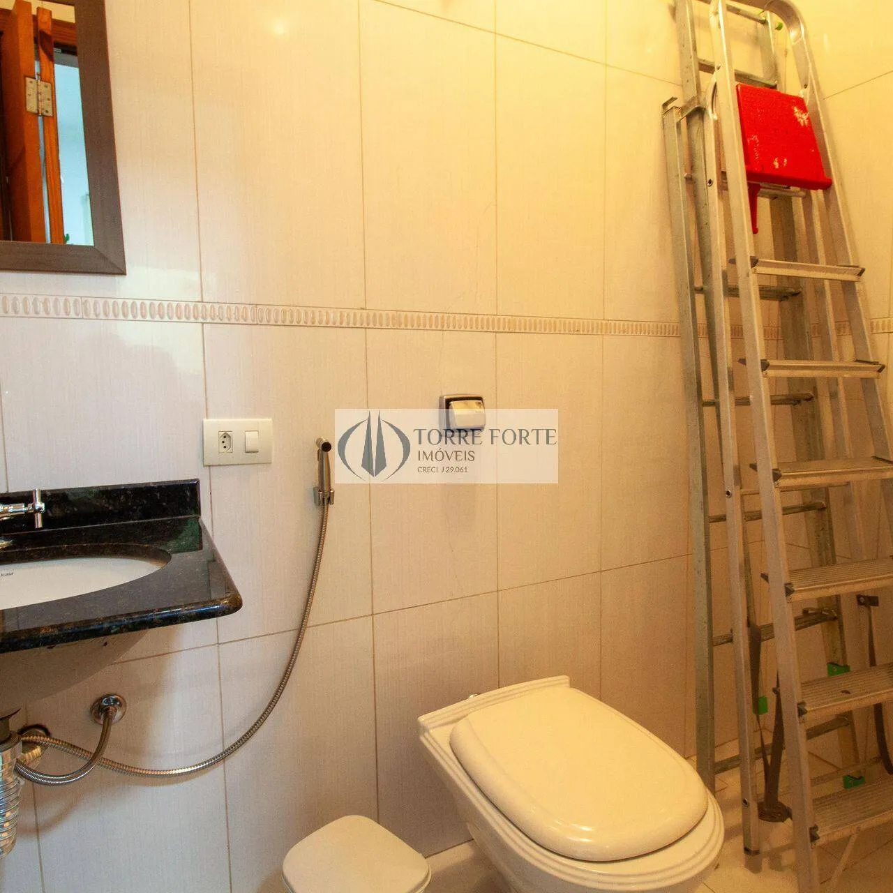 Imagem Linda casa com 3 suítes , churrasqueira, varanda , 2 vagas