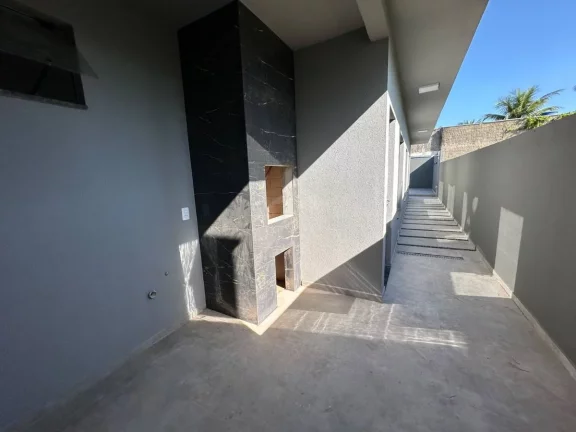 Imagem CASA COM PISCINA, 1 SUÍTE + 2 QUARTOS, BAL PRINCESA DO MAR