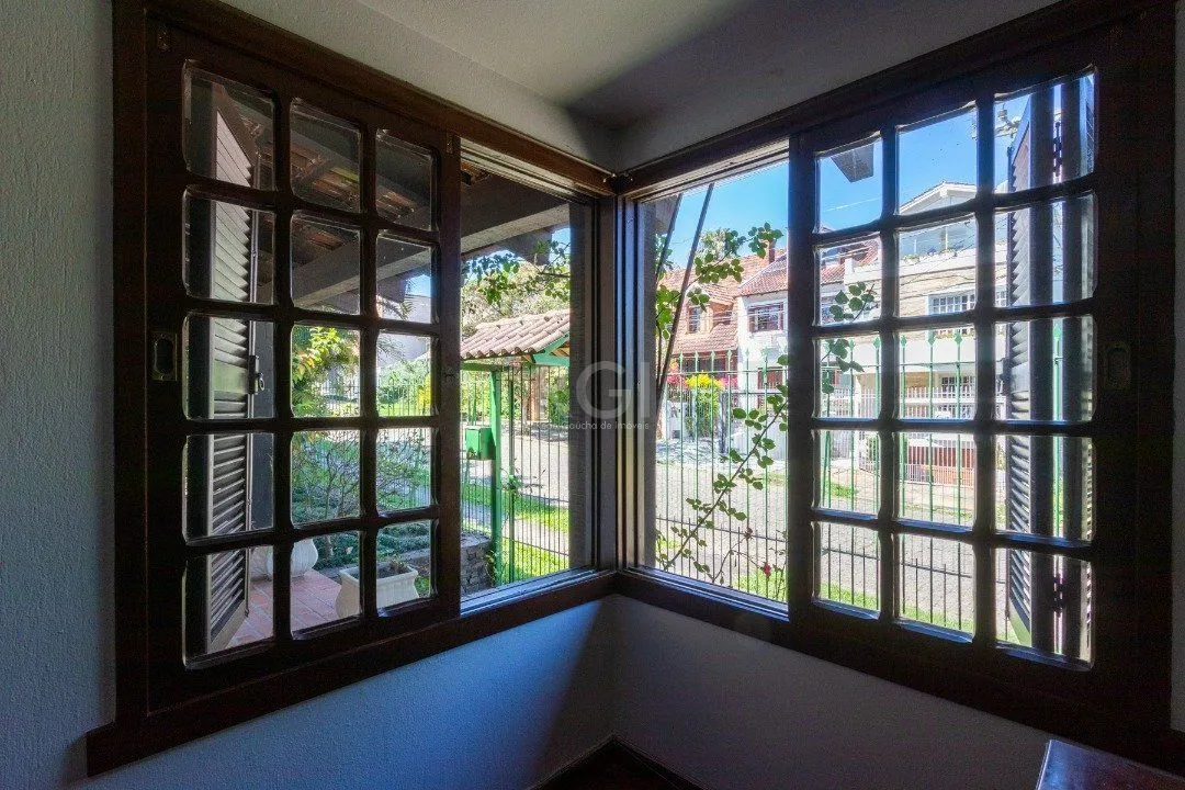 Imagem Casa para Venda - 357.28m², 4 dormitórios, sendo 1 suites, 4 vagas - Jardim Isabel
