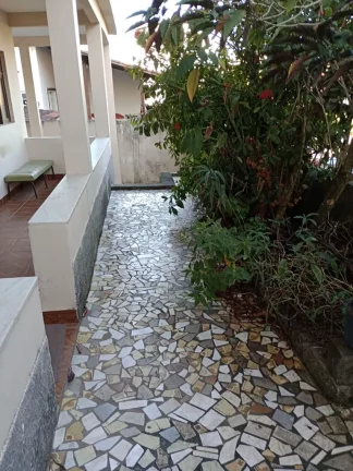 Imagem EXCELENTE CASA A VENDA COM 7 QUARTOS E 4 BANHEIROS EM GUARAPARI ES