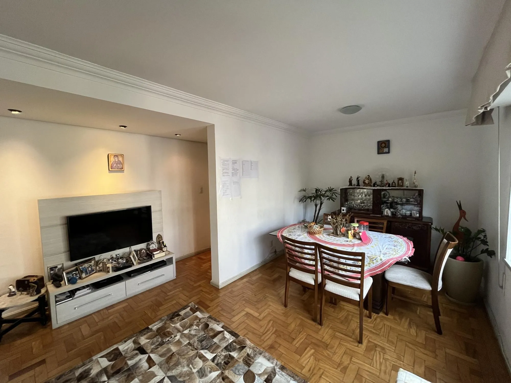 Imagem Apartamento de 3 quartos, suíte e 1 vaga de garagem no bairro Petrópolis em POA