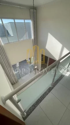 Imagem Casa Espaçosa no Condomínio Fechado Terras do Vale – 3 Dormitórios com Suíte! Apresentamos essa linda e espaçosa casa no desejado Condomínio Terras do Vale, perfeita para quem busca conforto, segurança e qualidade de vida em um só lugar!