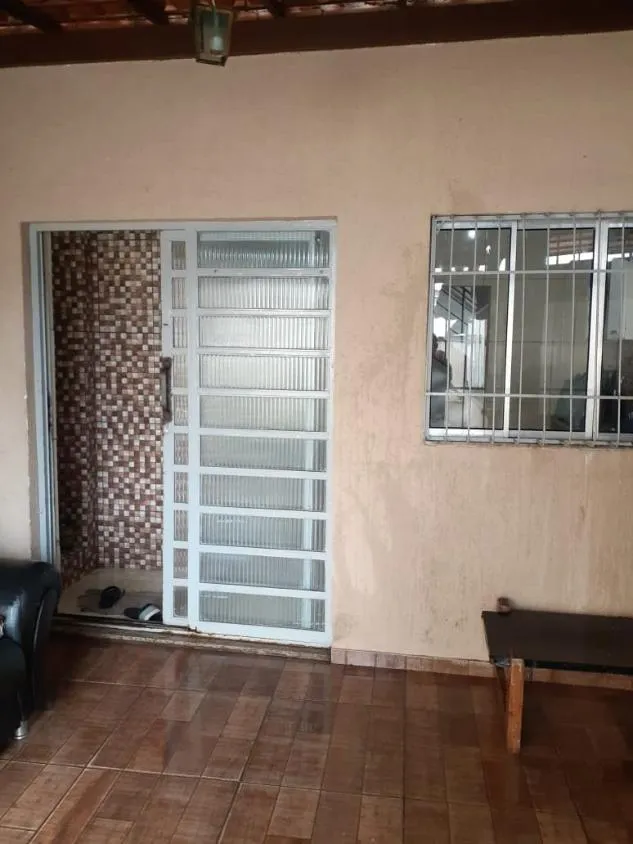 Imagem Vendo uma ótima casa em Betim ( valor 350.000,00 )