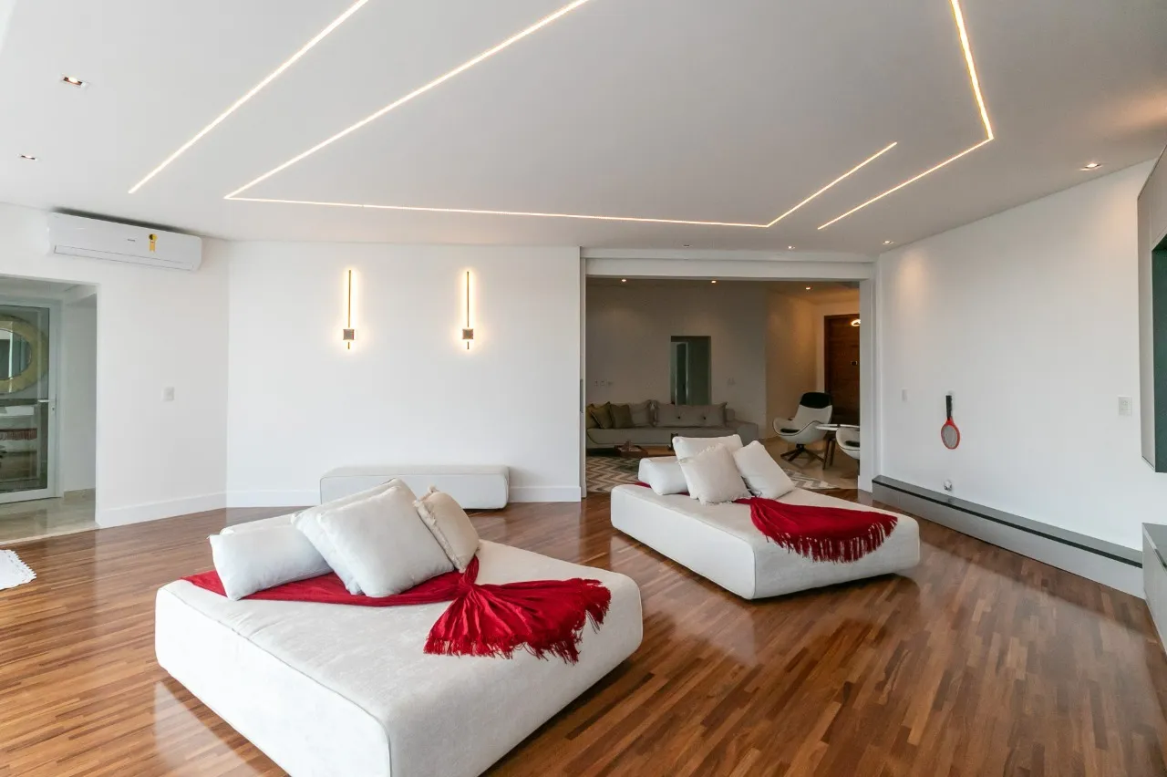 Imagem Casa de alto padrão no condomínio Village Castelo
