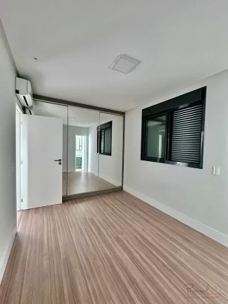 Imagem Este apartamento oferece uma combinação perfeita de conforto e sofisticação. Com uma área priva...