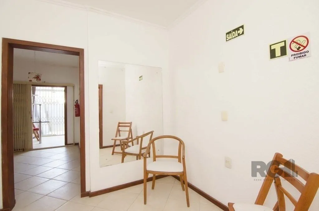 Imagem Excelente casa de 116m² com 2 dormitórios no bairro Cidade Baixa.