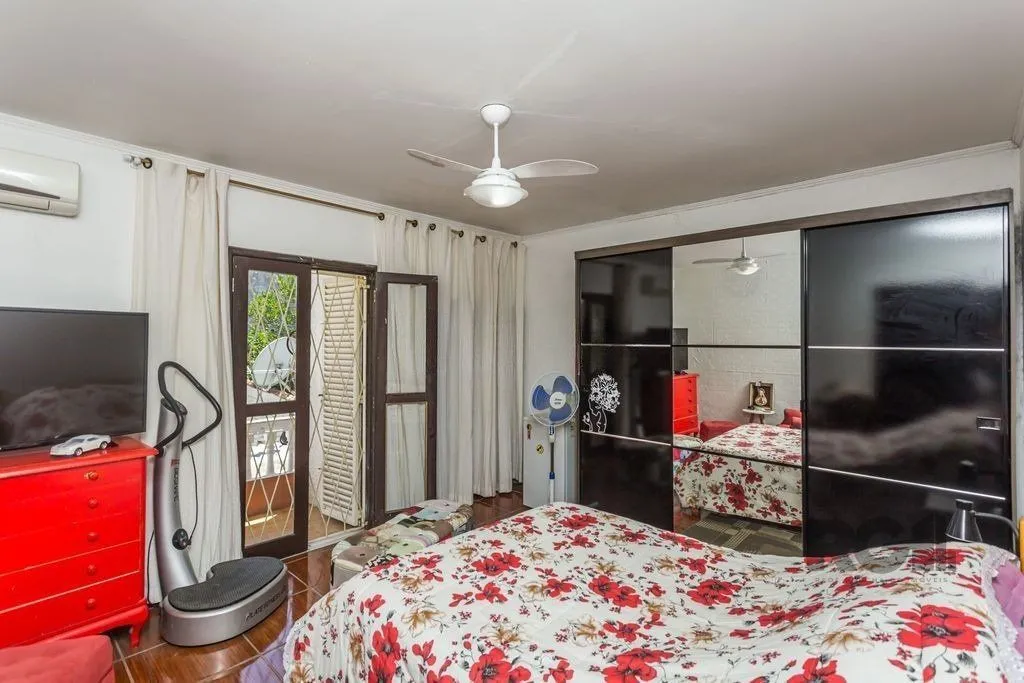 Imagem Casa 210m² - 3 dormitórios, 2 vagas