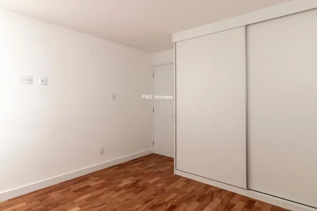 Imagem Apartamento com 4 Quartos e 2 Suítes em Santa Cecília, São Paulo - 120m² - Imperdível!