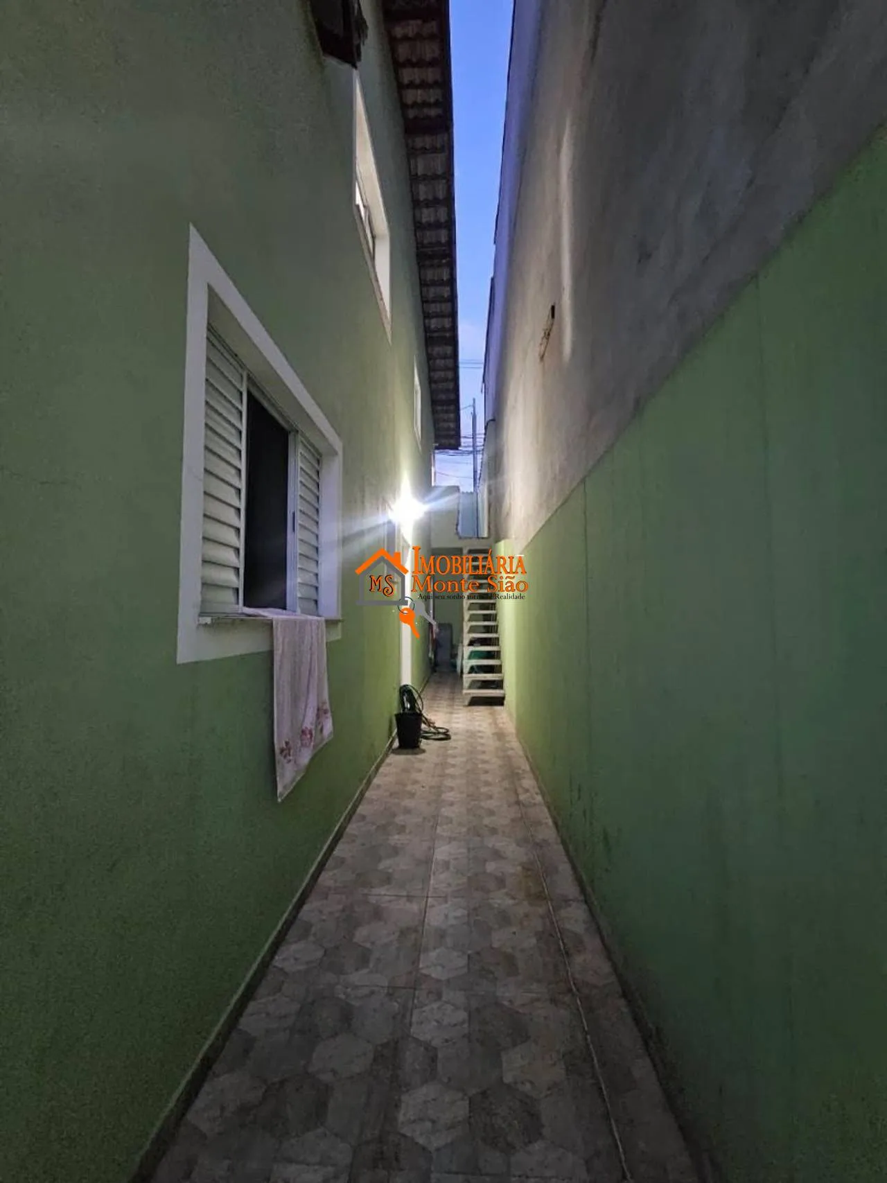 Imagem Sobrado com 2 dormitórios à venda, 100 m² por R$ 390.000,00 - O Pequeno Coração - Itaquaquecetuba/SP