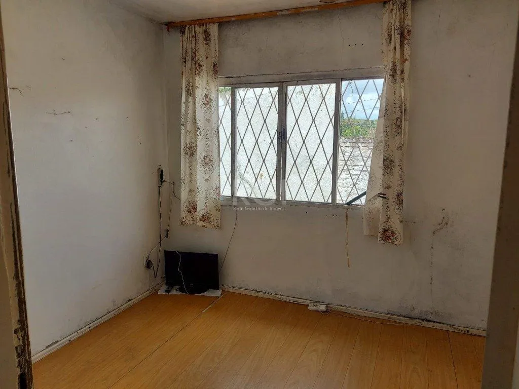 Imagem CASA COM CHURRASQUEIRA E GARAGEM PARA 2 CARROS