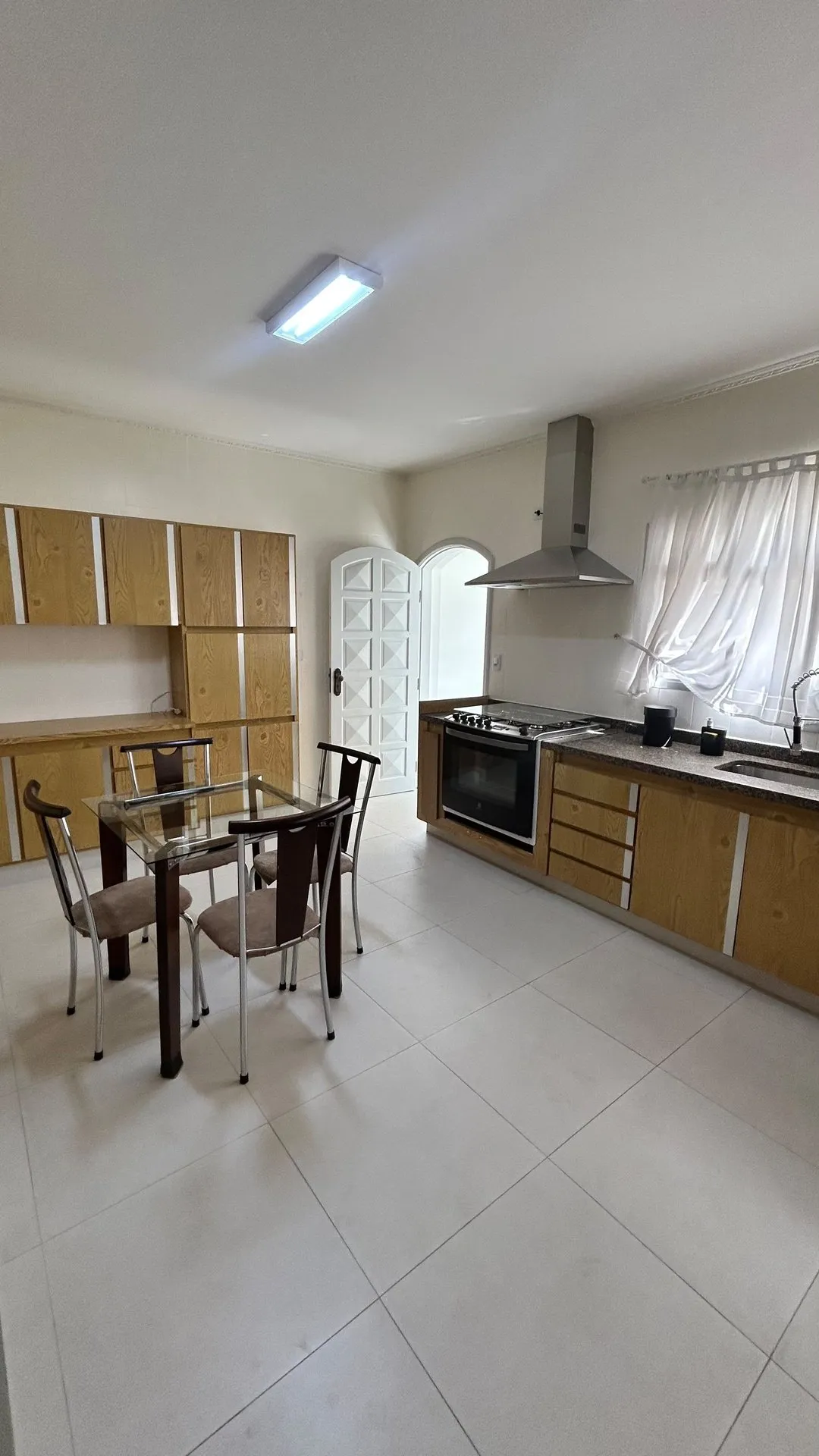 Imagem Sobrado alto Padrão. Exclusividade, sofisticação e muito espaço para viver os melhores momentos da sua vida.
