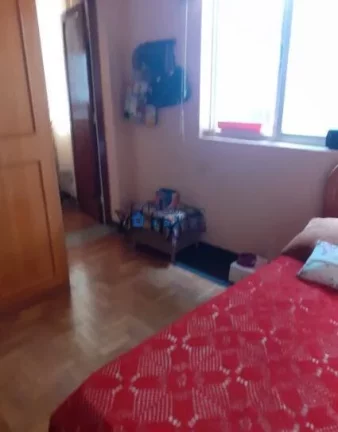 Imagem CASA COM 04 QUARTOS, 03 VAGAS, RUA PLANA NA SERRA
