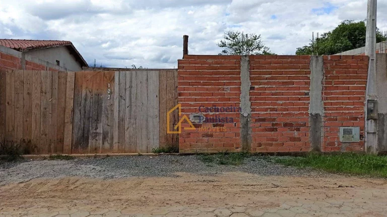 Foto do imóvel Casa em construção à venda, com 3 dormitórios - 270 m² - Embaú - Cachoeira Paulista/SP