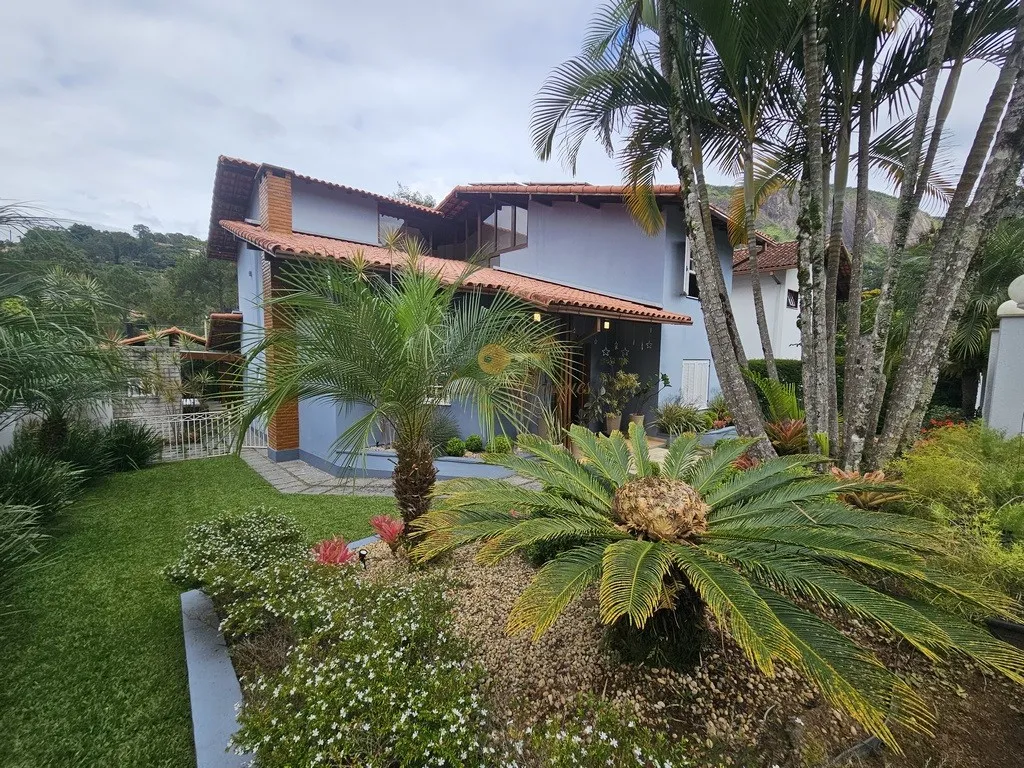 Imagem Casa em Condomínio para Venda em Teresópolis / RJ no bairro Parque do Imbui