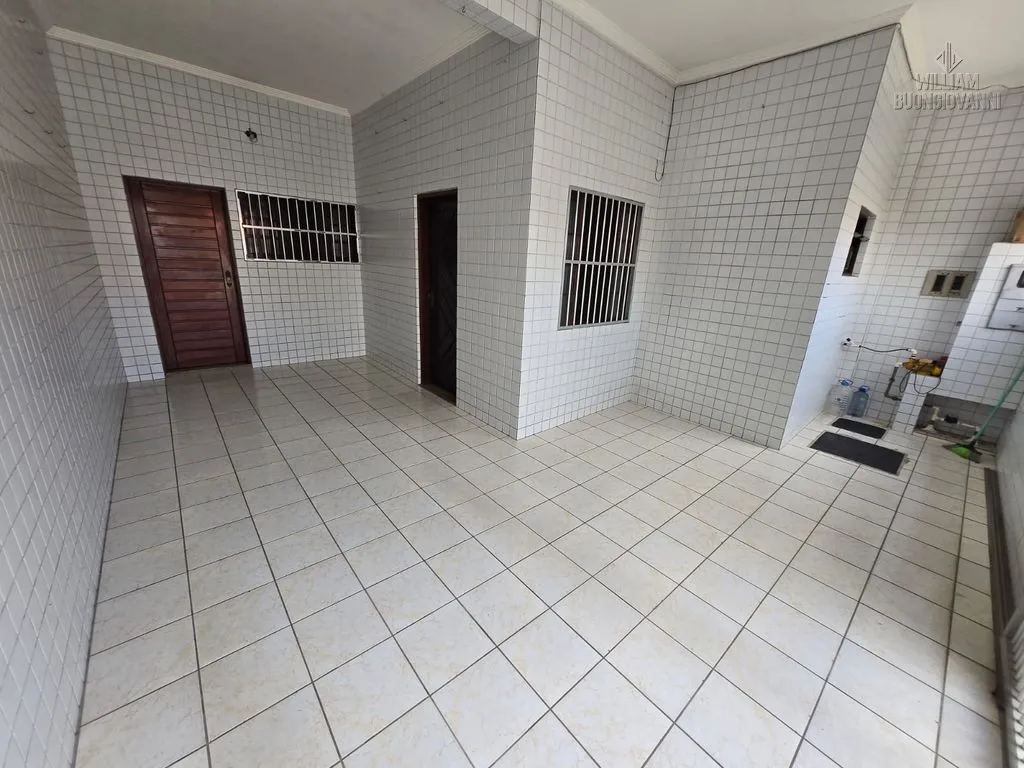 Imagem Sobrado Espaçoso na Ocian - Conforto, Localização Privilegiada e Excelente Preço