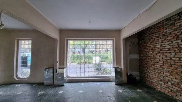 Imagem Casa para Venda - 200m², 2 dormitórios, 1 vaga - Moinhos de Vento