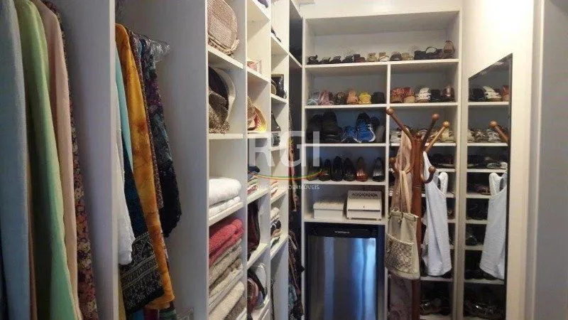 Imagem Casa para Venda - 728.71m², 6 dormitórios, sendo 6 suites, 3 vagas - Atlântida