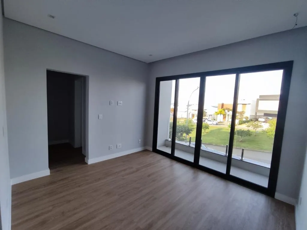 Imagem Ampla residência de 340m² localizada no Alphaville Nova Esplanada 1.