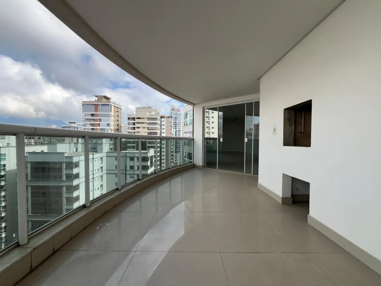 Imagem Apartamento à venda com 170m2 por R$ 2.800.000,00