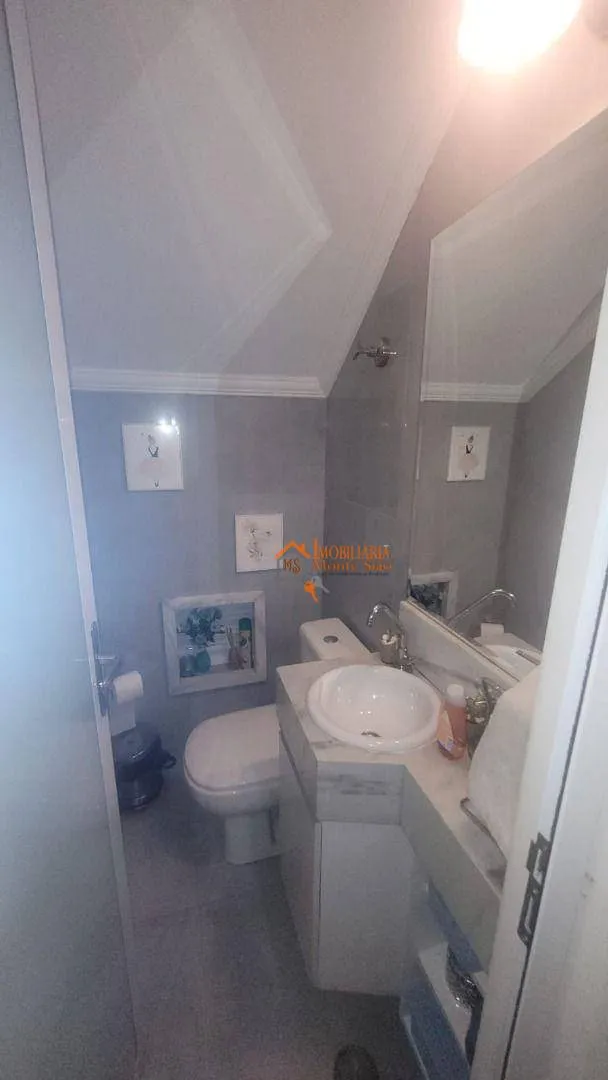 Imagem Sobrado com 4 dormitórios à venda, 200 m² por R$ 875.000,00 - Parque Flamengo - Guarulhos/SP